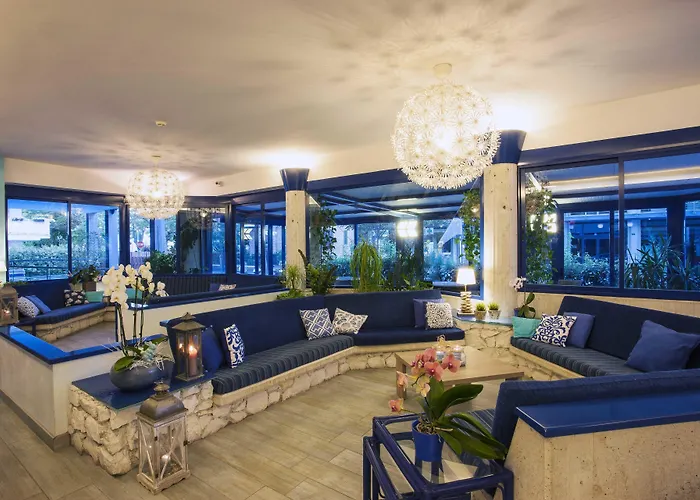 מלון Napoleon 4*